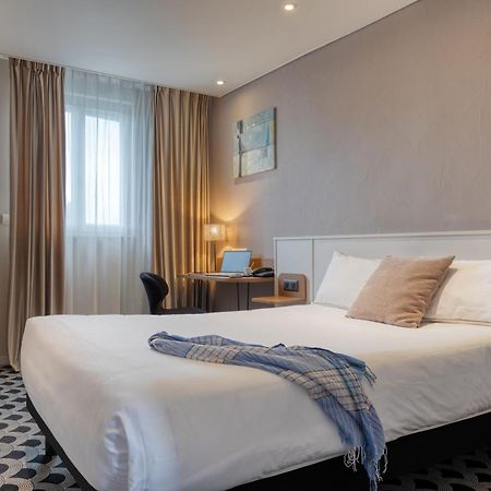 Brit Hotel Les Voyageurs Loudeac Exterior photo