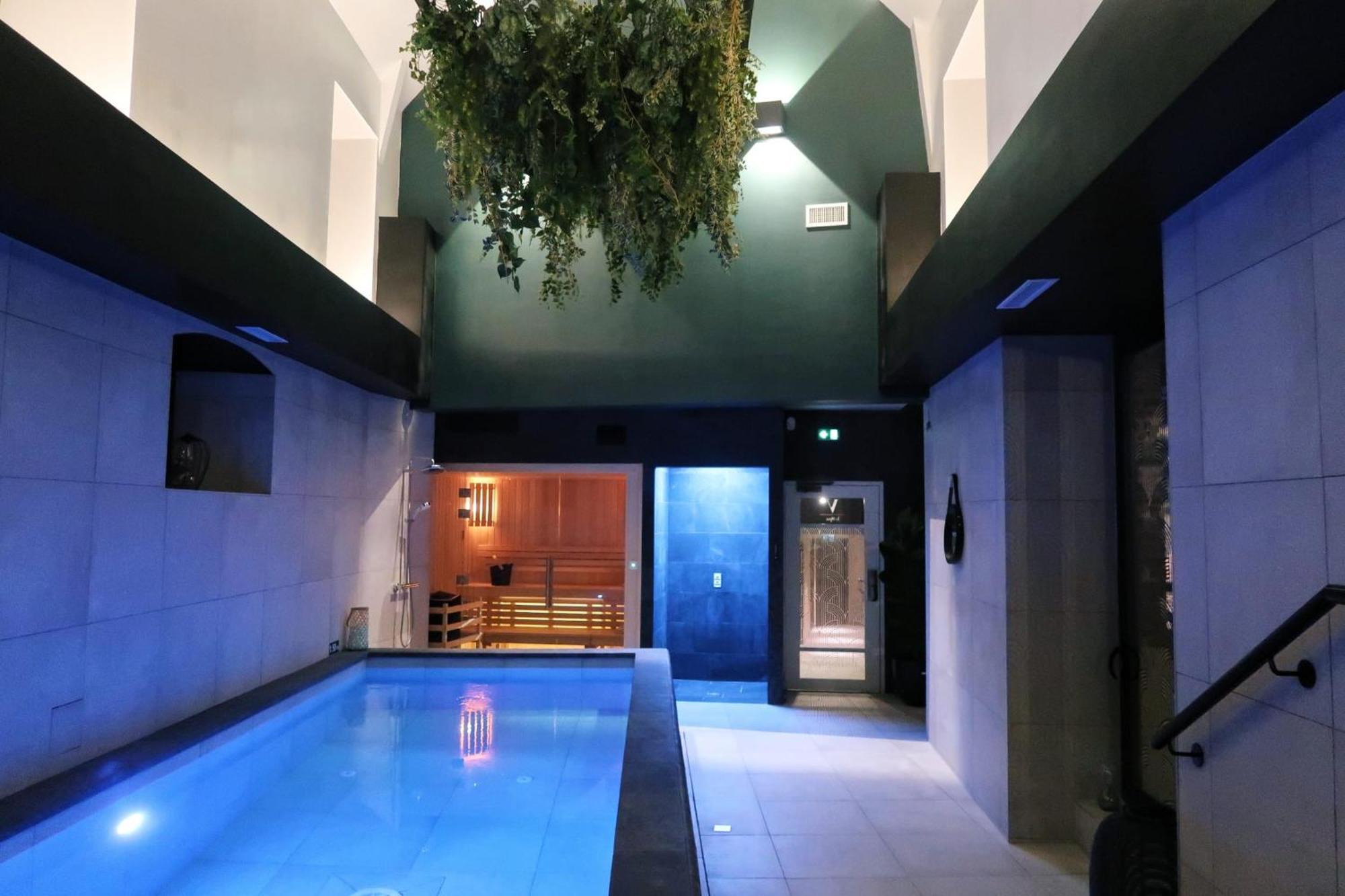 Brit Hotel Les Voyageurs Loudeac Exterior photo