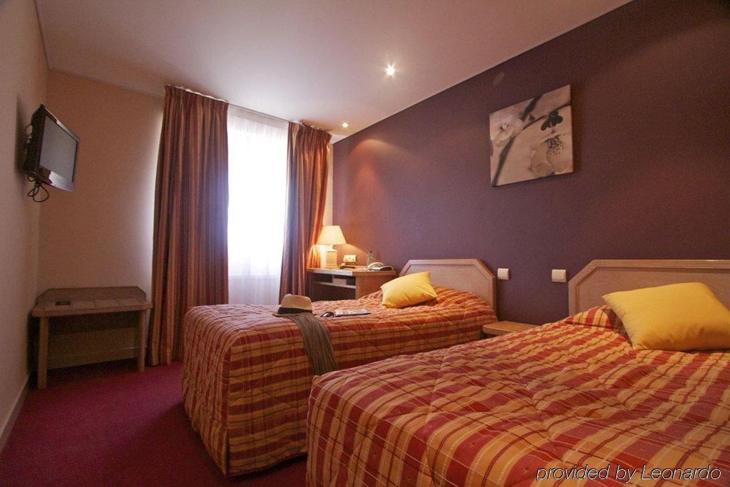 Brit Hotel Les Voyageurs Loudeac Room photo